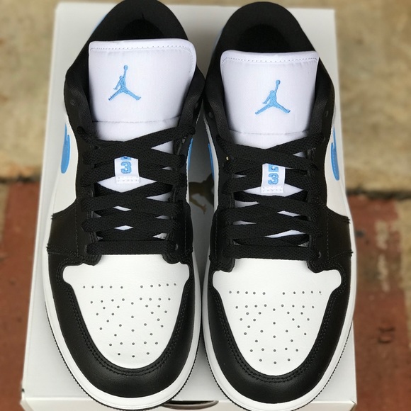 Air Jordan 1 Low University Blue White Black Size 8 Wmns / 6.5Y - Picture 5 of 11